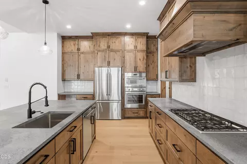 Kitchen - 17788 Preservation Loop #487, Bend, OR 97707 photo 2 of 3