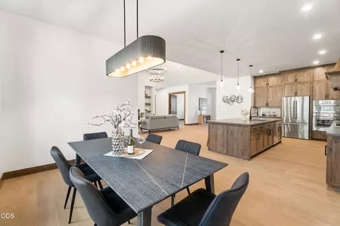 Dining - 17788 Preservation Loop #487, Bend, OR 97707 photo 1 of 2