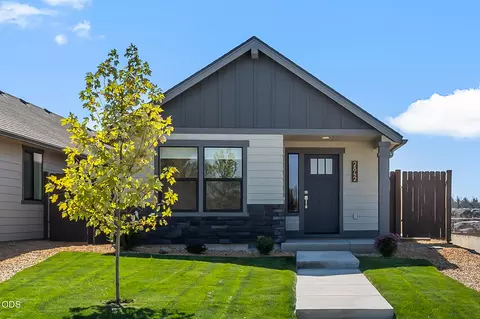 2842 NW Sterling Dr, Redmond, OR 97756