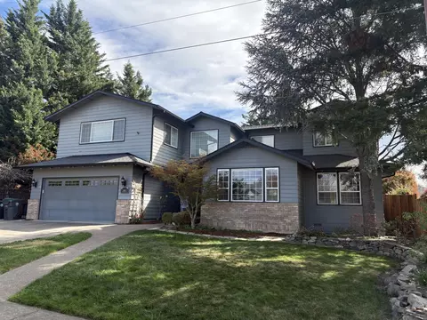 1684 Thrasher Ln, Medford, OR 97504