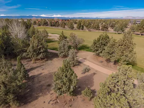 65833 Bearing Dr #LOT 130, Bend, OR 97701