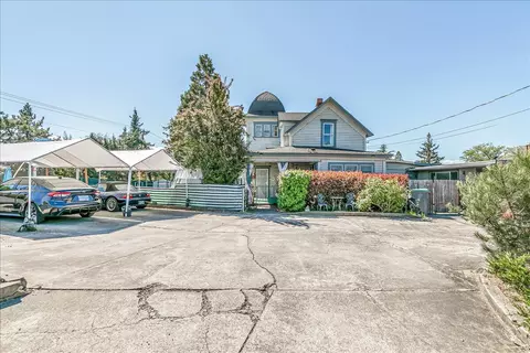 1984 Brookhurst St, Medford, OR 97504