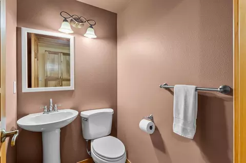 Bath - 63222 Brad St, Bend, OR 97701 photo 5 of 5