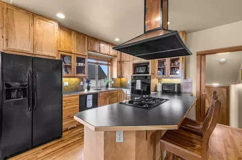 Kitchen - 63222 Brad St, Bend, OR 97701 photo 2 of 3