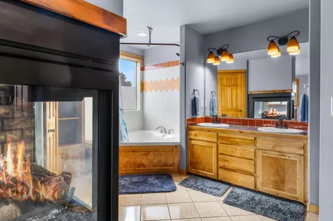 Bath - 63222 Brad St, Bend, OR 97701 photo 2 of 5
