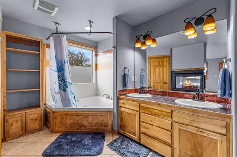 Bath - 63222 Brad St, Bend, OR 97701 photo 3 of 5