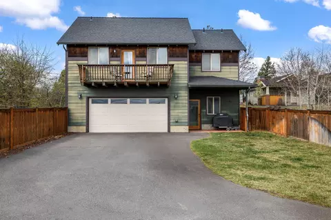 Exterior - 63222 Brad St, Bend, OR 97701 photo 4 of 7