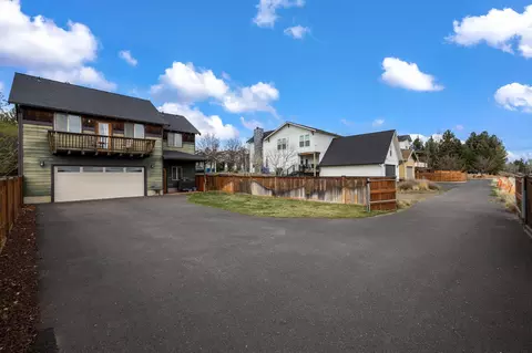 Exterior - 63222 Brad St, Bend, OR 97701 photo 5 of 7