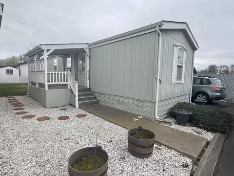 4200 Summers Ln UNIT 35, Klamath Falls, OR 97603