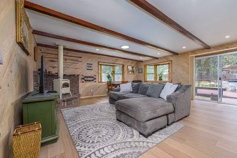 Living - 60847 Jasmine Pl, Bend, OR 97702 photo 2 of 4