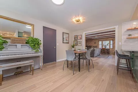 Dining - 60847 Jasmine Pl, Bend, OR 97702 photo 1 of 2