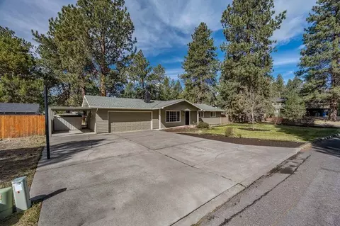 Exterior - 60847 Jasmine Pl, Bend, OR 97702 photo 2 of 18