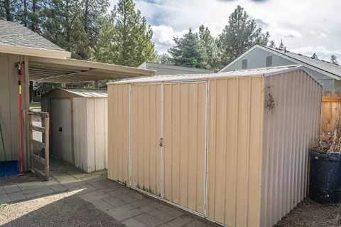Exterior - 60847 Jasmine Pl, Bend, OR 97702 photo 17 of 18
