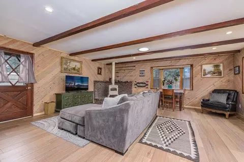 Living - 60847 Jasmine Pl, Bend, OR 97702 photo 4 of 4