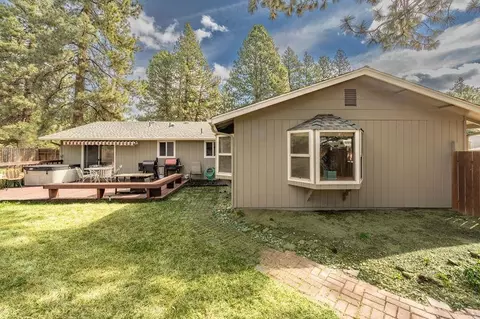 Exterior - 60847 Jasmine Pl, Bend, OR 97702 photo 9 of 18