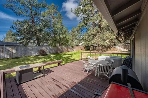 Exterior - 60847 Jasmine Pl, Bend, OR 97702 photo 10 of 18