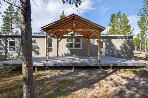 17443 Grebe Rd, Bend, OR 97707