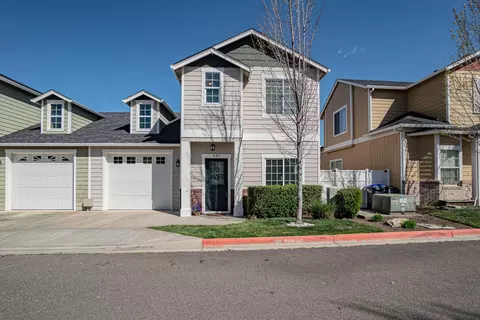 131 Poppy Bay Pl, Talent, OR 97540