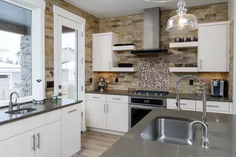 Kitchen - 60069 SE Ruby Peak Loop, Bend, OR 97702 photo 2 of 3