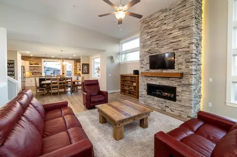 Living - 60069 SE Ruby Peak Loop, Bend, OR 97702 photo 4 of 4