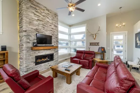 Living - 60069 SE Ruby Peak Loop, Bend, OR 97702 photo 1 of 4