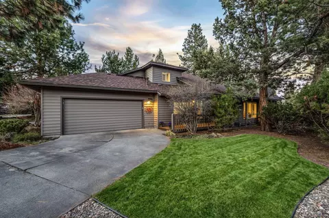 3054 NW Clubhouse Dr, Bend, OR 97703