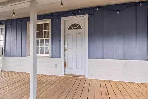 110 Airport Dr, Cave Junction, OR 97523