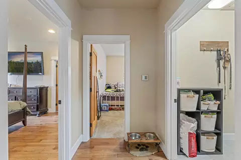 Entry Way - 625 Cherry St, Central Point, OR 97502 photo 4 of 4