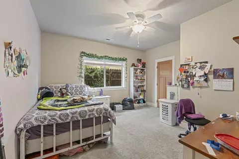 Bedroom - 625 Cherry St, Central Point, OR 97502 photo 2 of 2