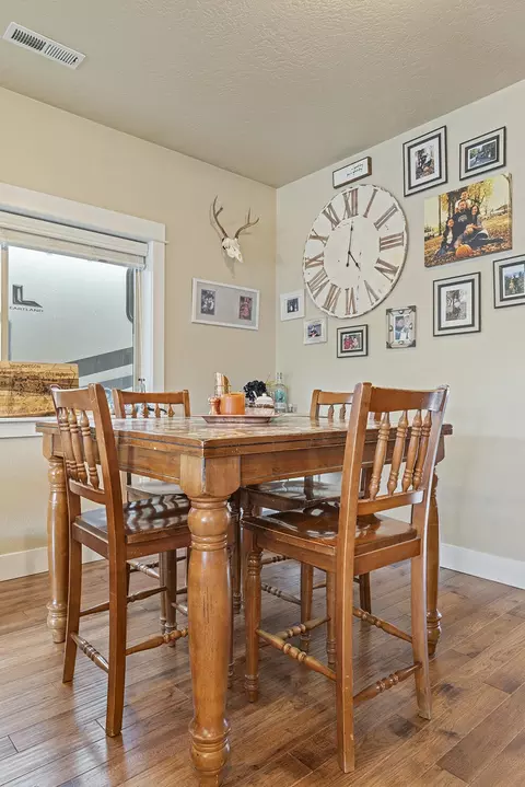 Dining - 625 Cherry St, Central Point, OR 97502 photo 1 of 1