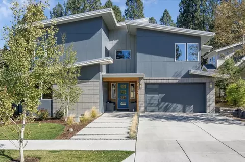 2048 NW Shiraz Ct, Bend, OR 97703