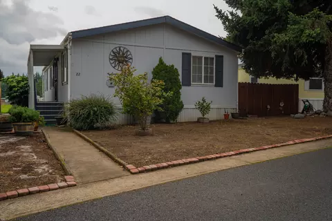 3700 Bellinger Ln #SPC 22, Medford, OR 97501