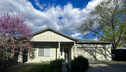 2642 Wyatt Dr, Medford, OR 97501