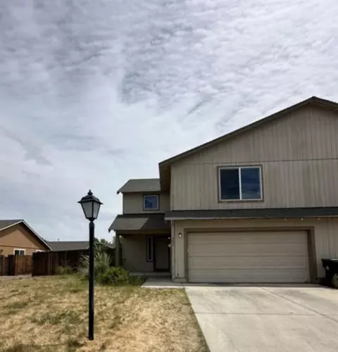897 SE Kierra Pl, Madras, OR 97741