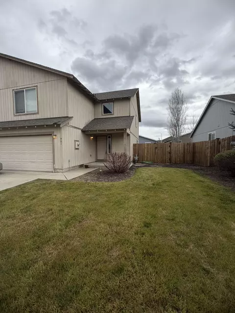 901 SE Kierra Pl, Madras, OR 97741