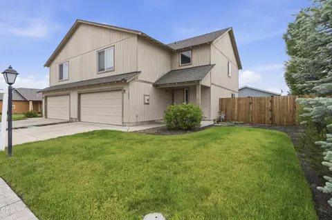 901 SE Kierra Pl, Madras, OR 97741