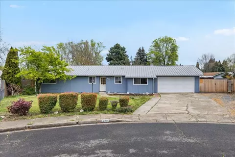 413 Emerald Cir, Medford, OR 97501