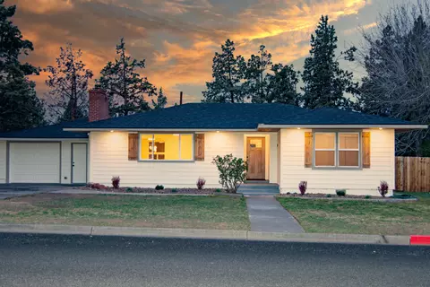 755 NW Canyon Dr, Redmond, OR 97756