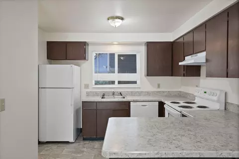 Kitchen - 2011 NE Neil Way, Bend, OR 97701 photo 1 of 8