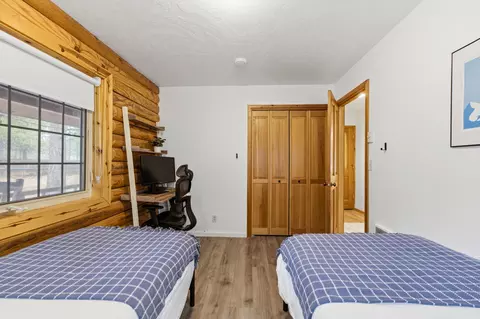 Bedroom - 51862 Pine Loop Dr, La Pine, OR 97739 photo 5 of 5