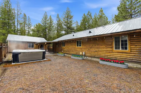 Exterior - 51862 Pine Loop Dr, La Pine, OR 97739 photo 6 of 10