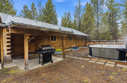 Exterior - 51862 Pine Loop Dr, La Pine, OR 97739 photo 9 of 10
