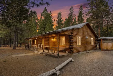 51862 Pine Loop Dr, La Pine, OR 97739
