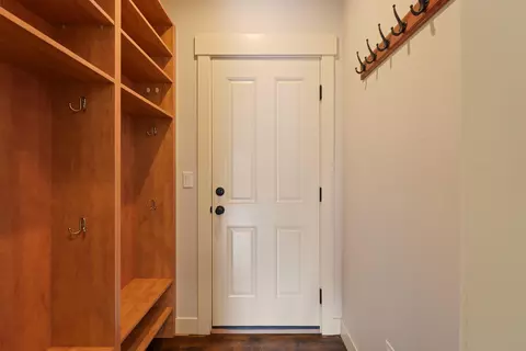 Entry Way - 61461 Linton Loop, Bend, OR 97702 photo 3 of 4