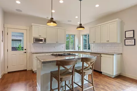 Kitchen - 61461 Linton Loop, Bend, OR 97702 photo 2 of 6