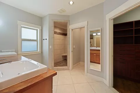 Bath - 61461 Linton Loop, Bend, OR 97702 photo 1 of 6