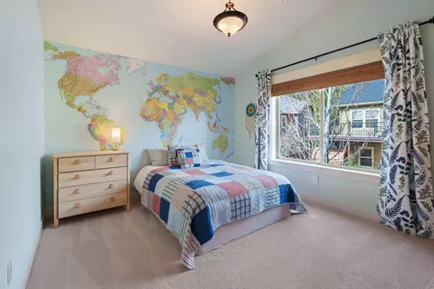 Bedroom - 61461 Linton Loop, Bend, OR 97702 photo 3 of 4
