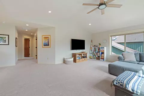 Entry Way - 61461 Linton Loop, Bend, OR 97702 photo 4 of 4