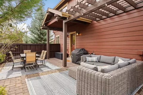 Exterior - 61461 Linton Loop, Bend, OR 97702 photo 4 of 10