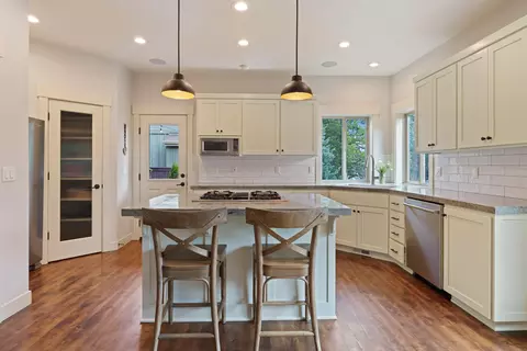 Kitchen - 61461 Linton Loop, Bend, OR 97702 photo 1 of 6